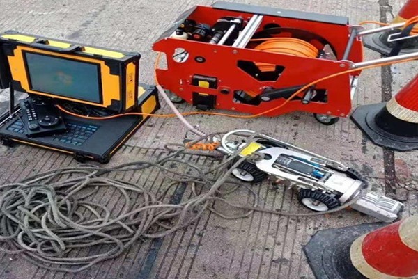 龙凤CCTV管道检测机器人